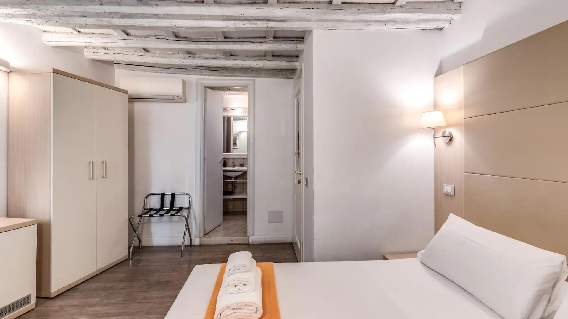 Magenta Deluxe Cancello Rome Guest house