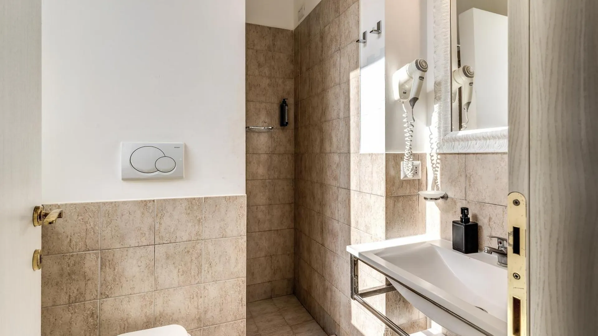** Guest house Magenta Deluxe Cancello Rome Italy